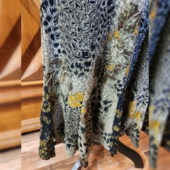 TanJay Skirt Set Sz MP - Picture 3 of 6